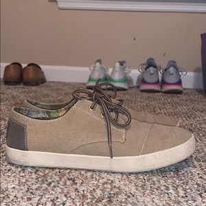 TOMS National Geographic Men’s Sneakers